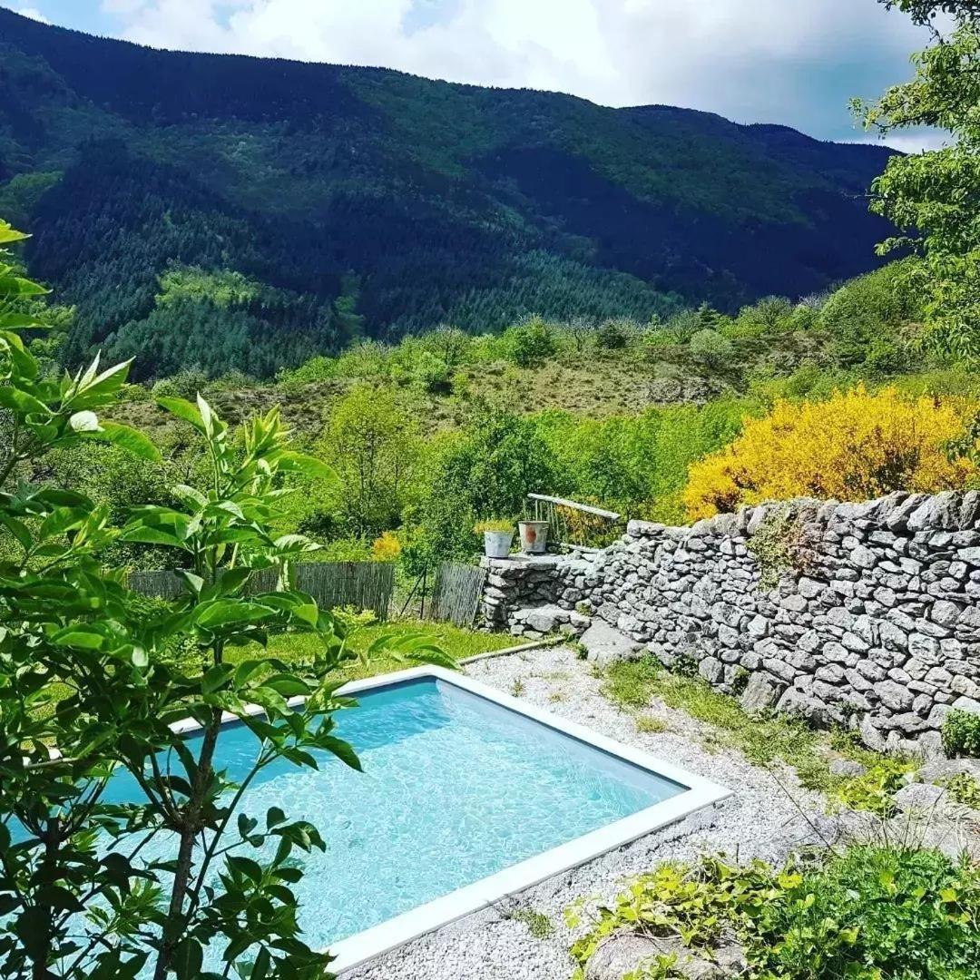 Les Chambres De La Ferme De Chalas Valgorge 外观 照片